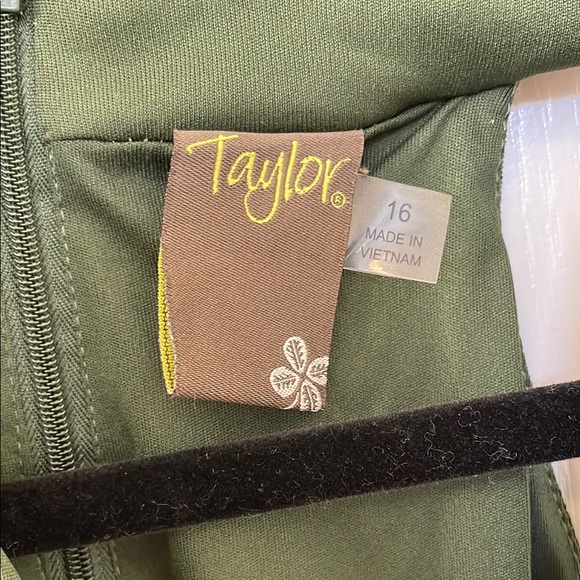 Taylor Green Halter High Low Maxi Gown - Picture 5 of 9